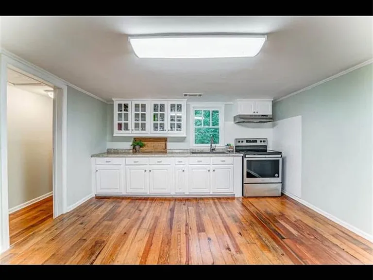 661 Hospital Rd — Photo 6