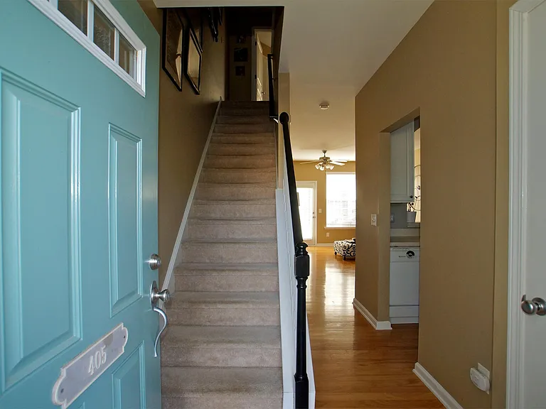 405 Hamlet Park Dr #1 — Photo 2