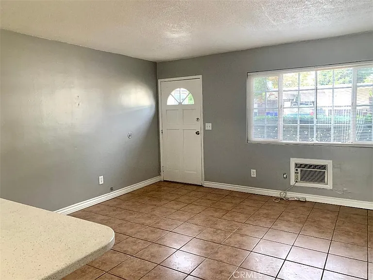 650 N 3rd Ave #C — Photo 6