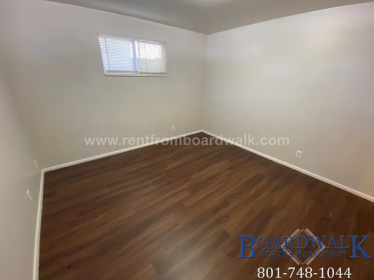 2527 E Valley View Ave — Photo 13