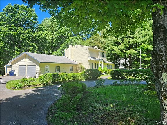 2nd image of 209 Pangborn Rd