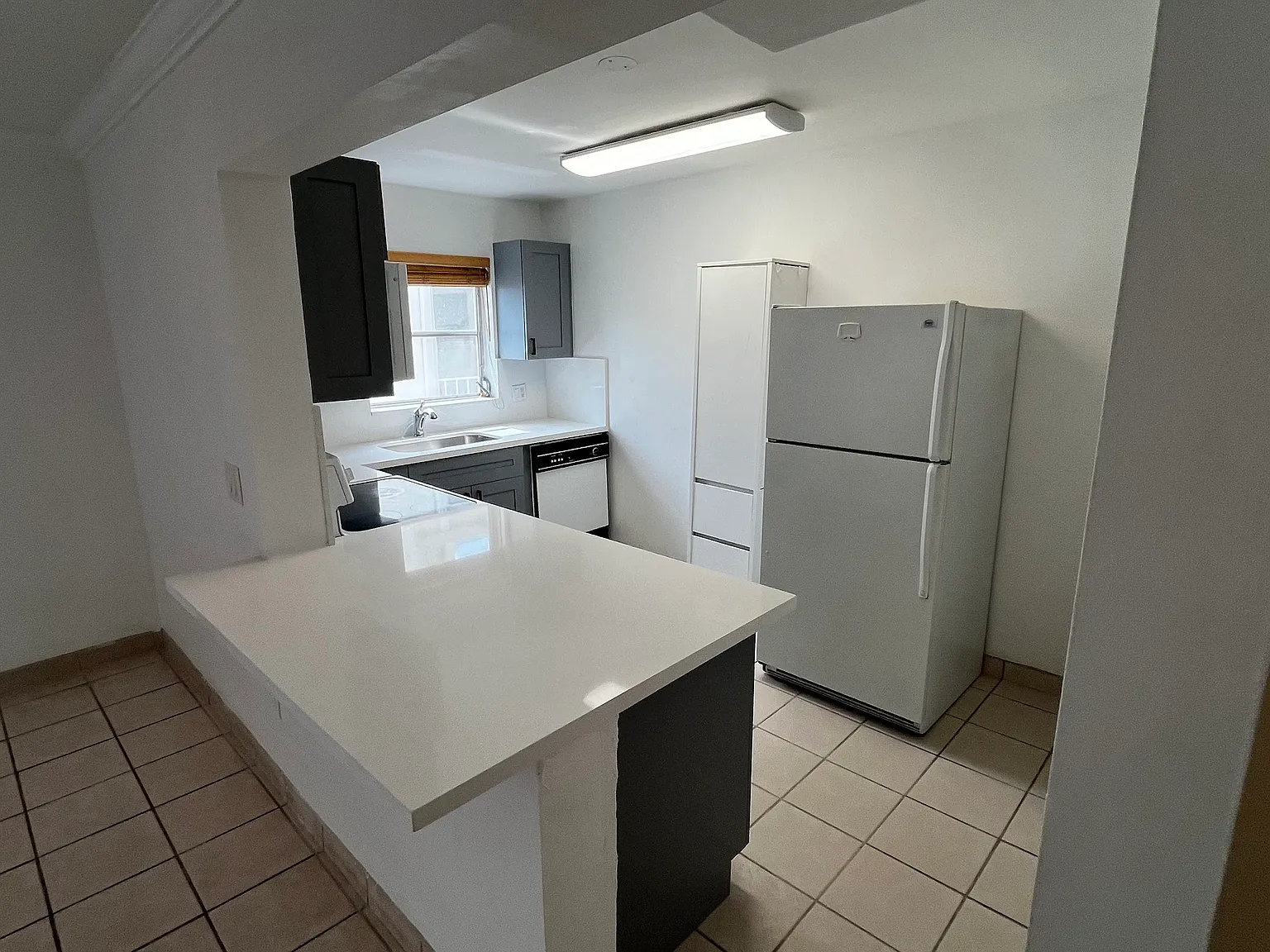 1 bed, 1.5 bath, 809 sqft, $1,950 — Photo 3