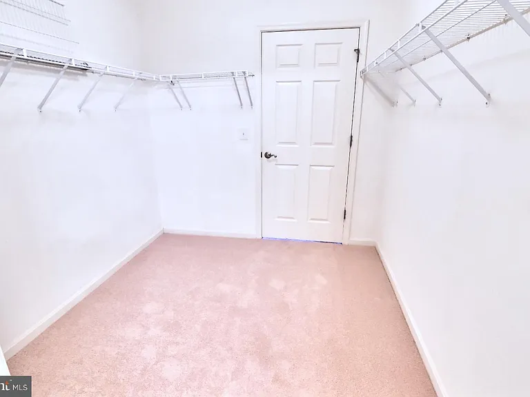 21216 McFadden Sq #108 — Photo 23