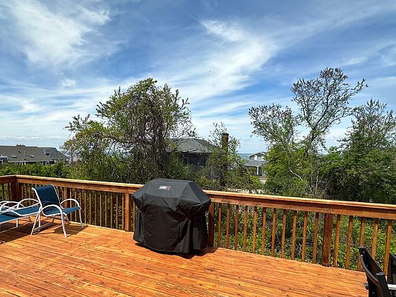 4th image of 156 Soundview Dr