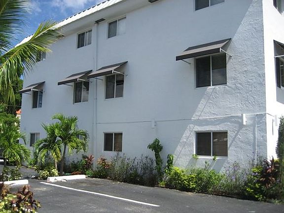 2nd image of 990 NW 1st St APT 3
