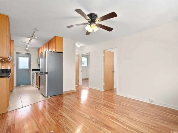 94-1037 Kahuamoku St APT 6, Waipahu, HI 96797