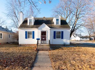943 Roscoe St, Green Bay, WI 54304