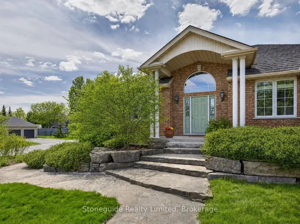 1580 College Park Dr, Peterborough, ON K9K 2G9