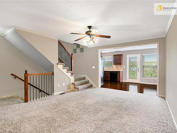5th image of 12776 Walker Ave