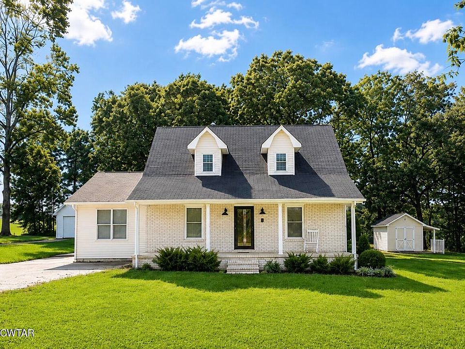 1st image of 400 Clifty Village Ln