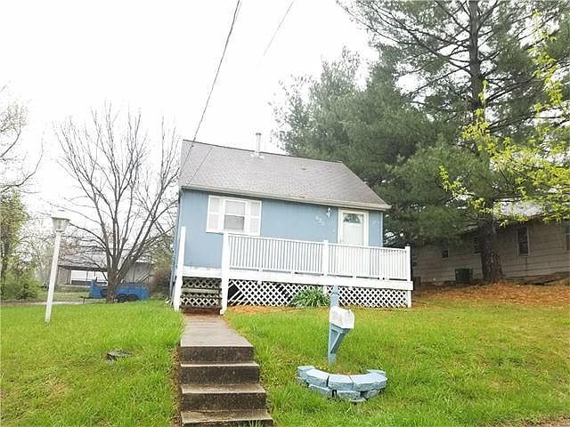 1st image of 825 N Fuller Ave