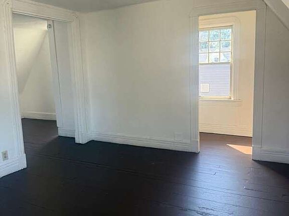5th image of 476 Hudson Ave APT 3