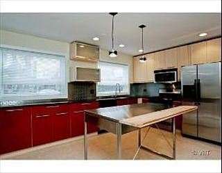 3rd image of 8231 S Oglesby Ave