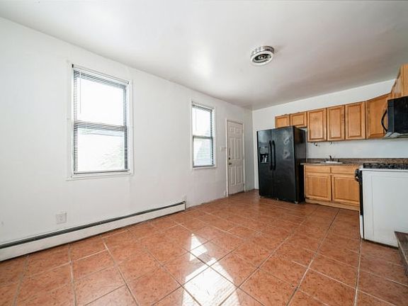 5th image of 30 W 50th St