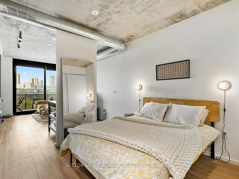 21 Lawren Harris Sq #805 — Photo 4