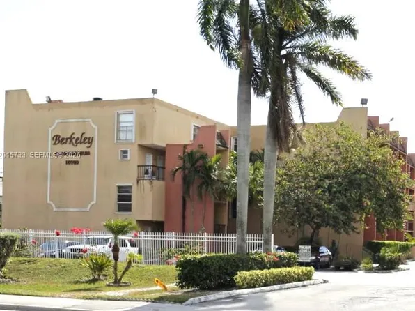 10900 SW 104th St APT 315, Miami, FL 33176