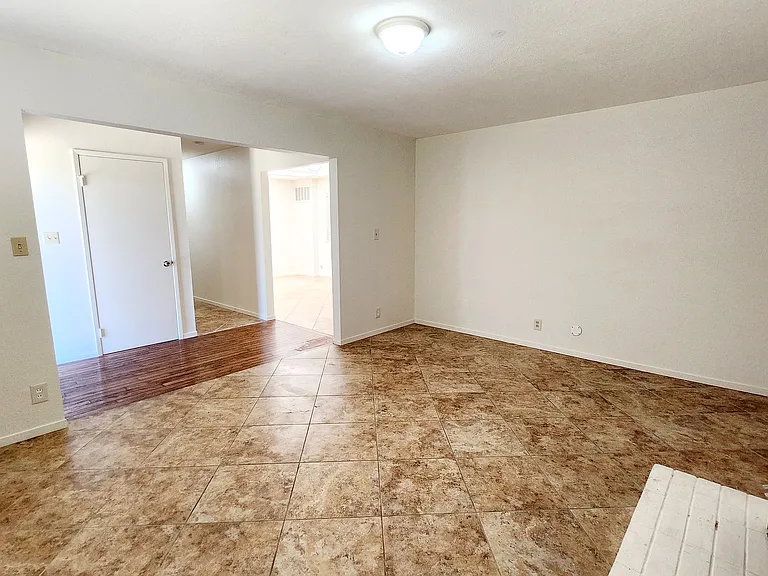 4522 Arden Way — Photo 7