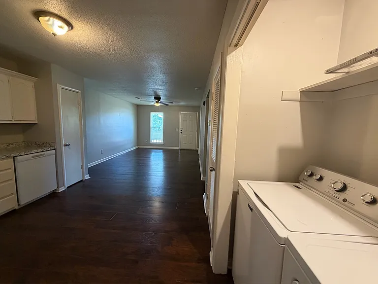 4437 Torrance Dr NW #C — Photo 8
