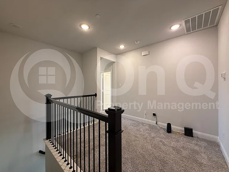 588 Hutchinson Ln — Photo 8