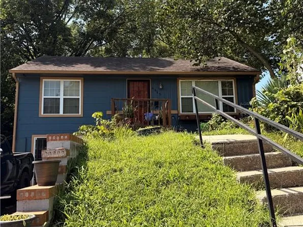 4415 E 43rd St, Kansas City, MO 64130