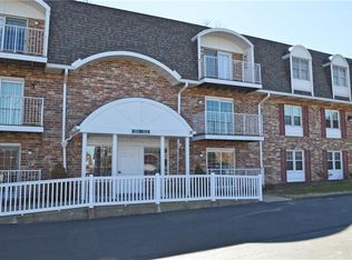 306 Clubhouse Dr, Washington, PA 15301