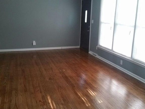 3rd image of 8807 Everett St