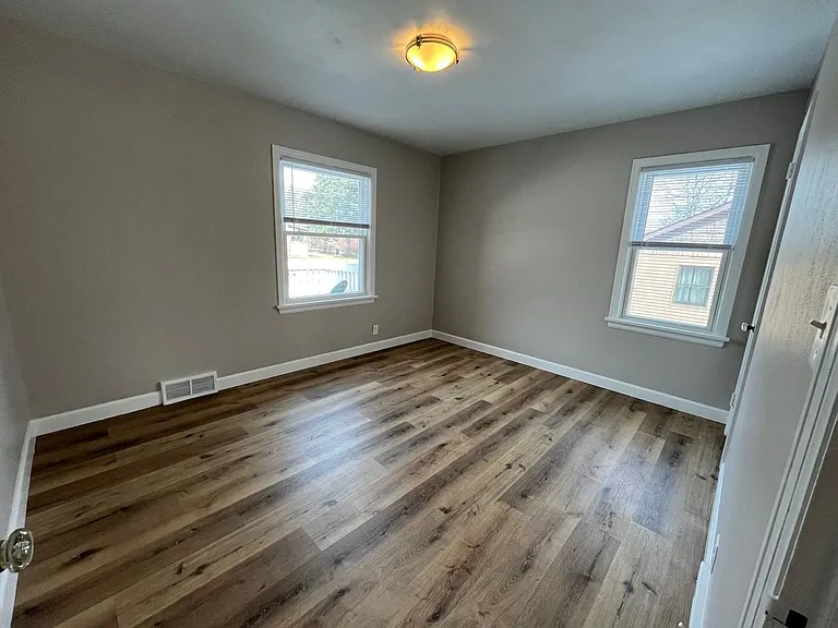 9318 Zimmerly Ave — Photo 5