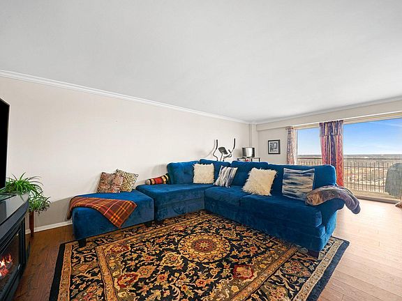4th image of 6833 N Kedzie Ave APT 1513