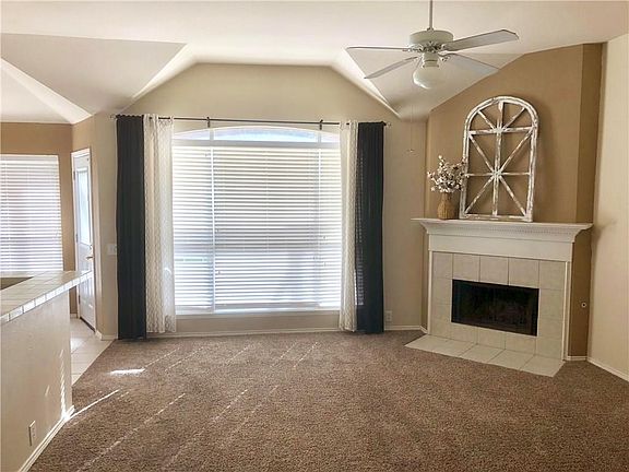 4th image of 5909 Sandalwood Dr