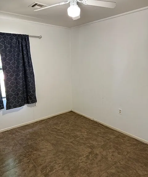 504 Saturn St — Photo 5