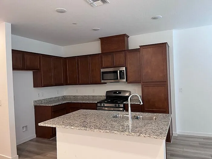 759 E Zesta Ln #103 — Photo 7