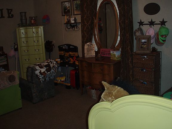 2nd bedroom