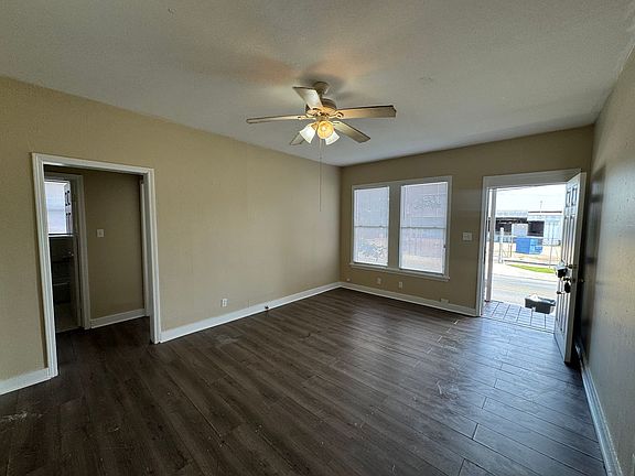 4th image of 402 Egan St #1320