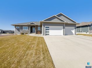 4321 S Alpine Ave, Sioux Falls, SD 57110