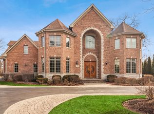 221 Hickory Ct, Northbrook, IL 60062