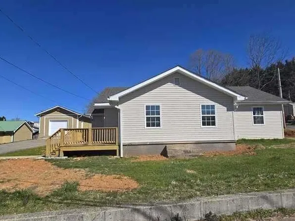 305 Kingtown St, Mc Caysville, GA 30555