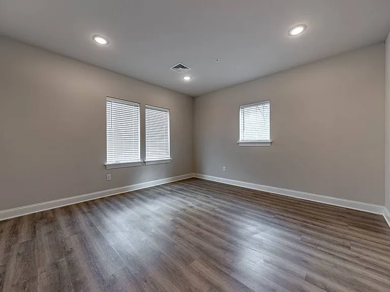 30 Excelsior Ave #FLAT — Photo 10