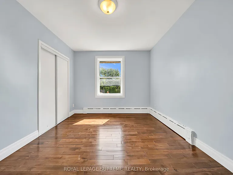 135 Kingsway Cres #4 — Photo 28