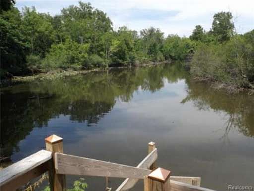 3rd image of 401 Outer Dr