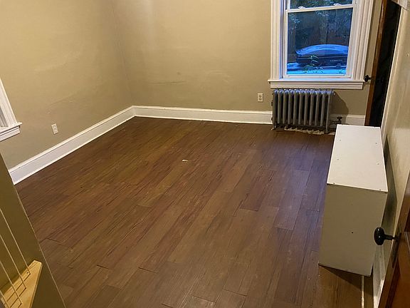 4th image of 16 Redfern St #1