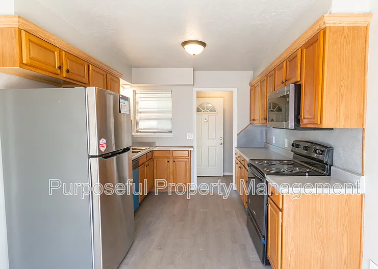 2624 N Markwell Ave — Photo 5