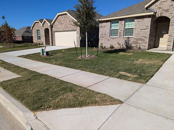 3rd image of 1842 White Ash Way