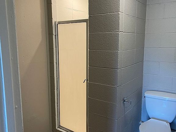 3rd image of 845 S Market Ave #7