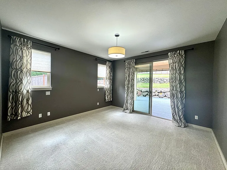 5726 Solana Ln NE — Photo 16