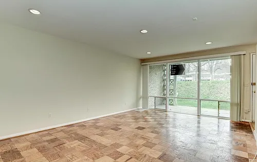 7523 Spring Lake Dr #B-2 Photo 1
