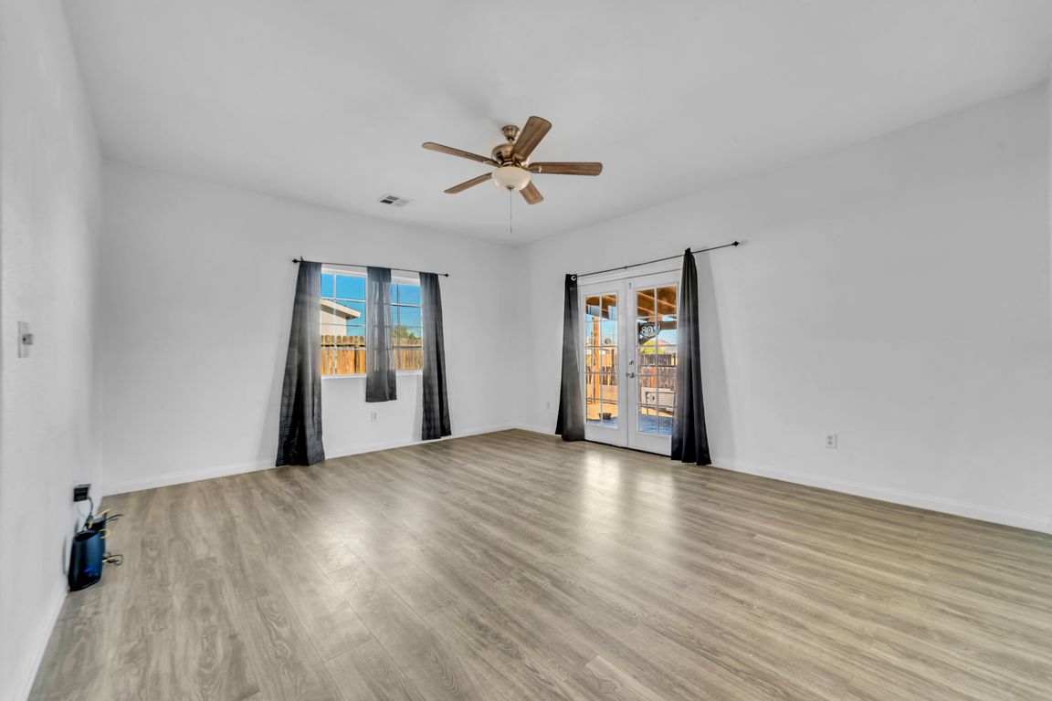 next background image