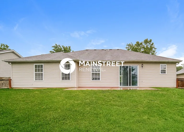715 Country Ln — Photo 15