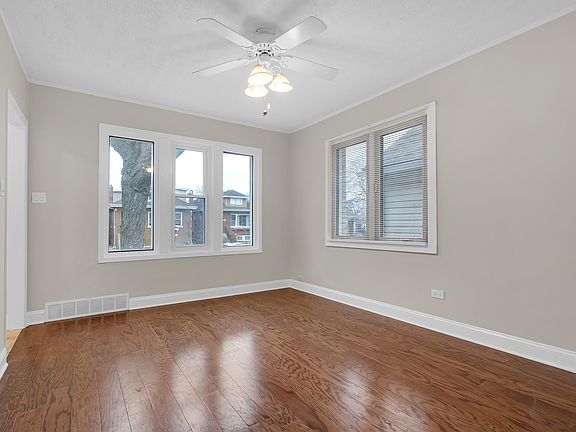 5th image of 4212 N Ottawa Ave