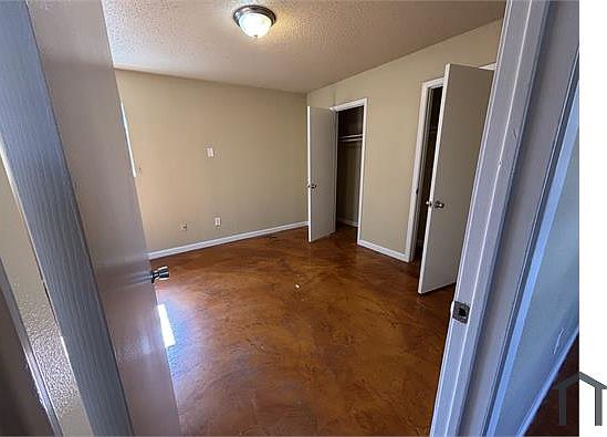 4th image of 915 S 15th St #917