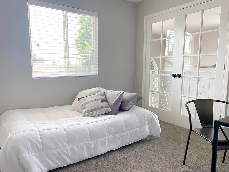 Upstairs bedroom #3 - use as an office or extra sleeping space